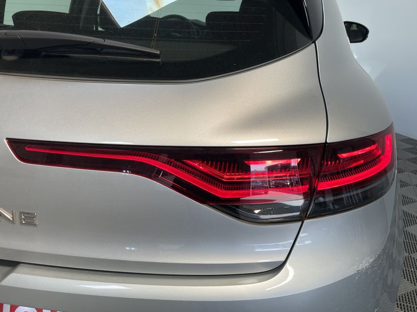 RENAULT MEGANE IV BERLINE 2023 - Photo n°8