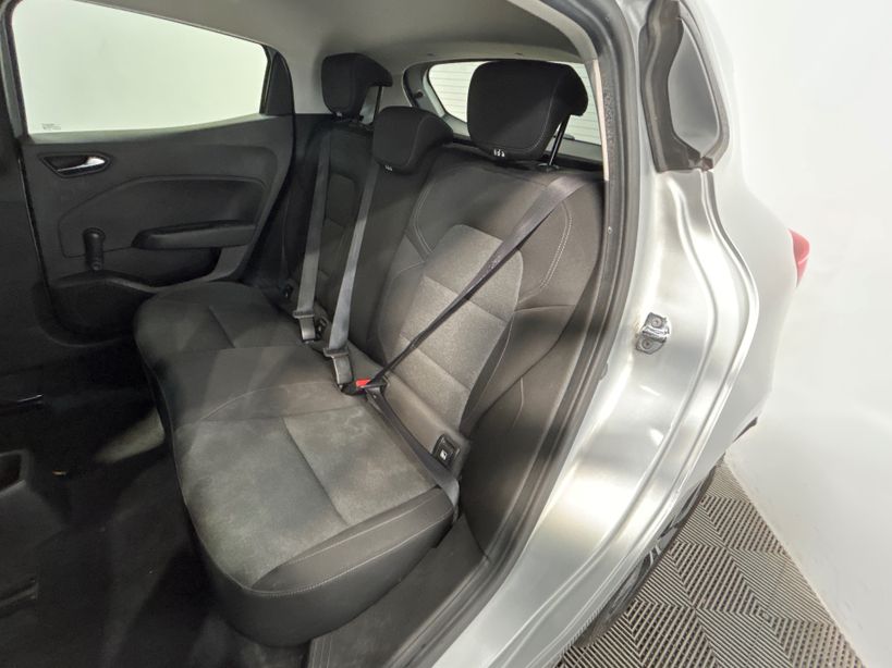 RENAULT CLIO V 2022 - Photo n°10