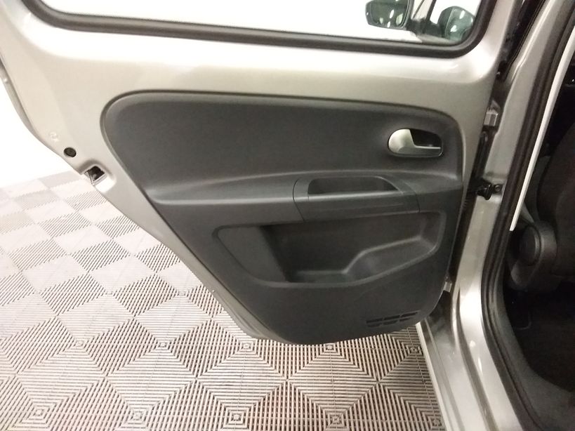 VOLKSWAGEN UP! 2.0 2022 - Photo n°32