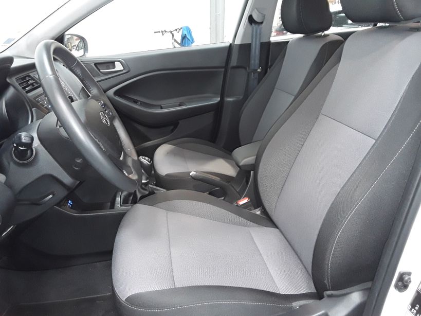 HYUNDAI i20 BUSINESS 2017 - Photo n°13