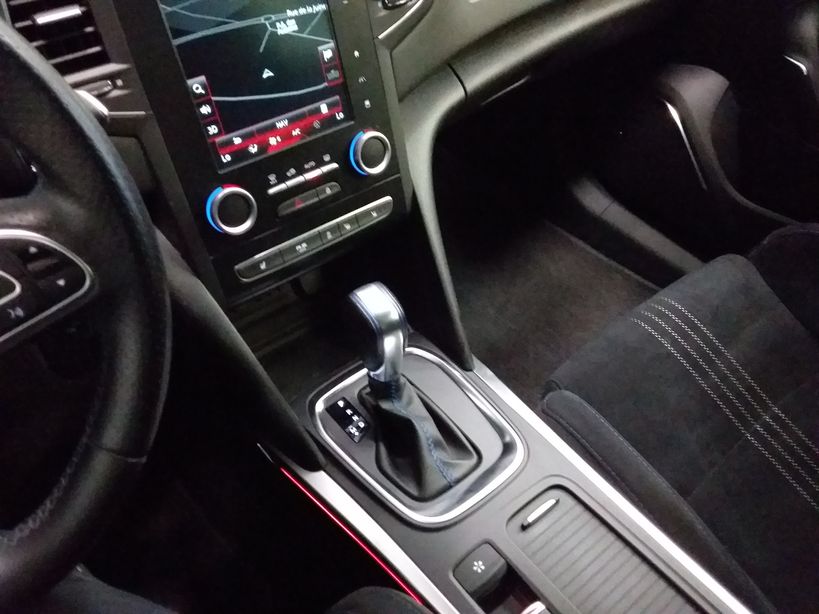 RENAULT MEGANE IV ESTATE 2016 - Photo n°22