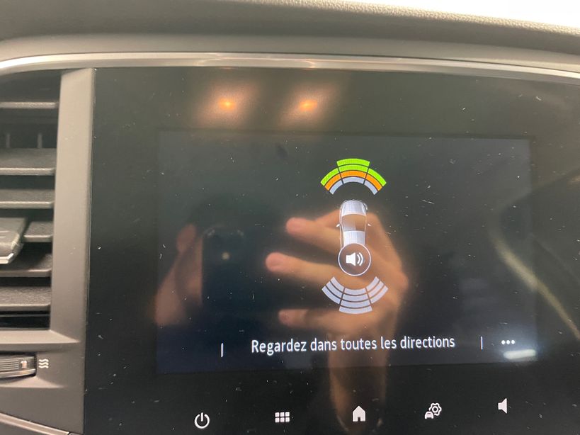 RENAULT MEGANE IV BERLINE 2022 - Photo n°19