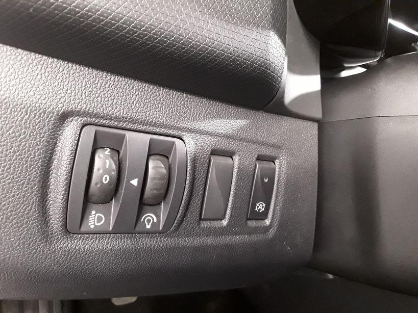 RENAULT CLIO IV 2018 - Photo n°23