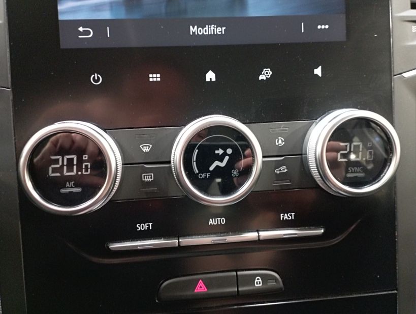 RENAULT MEGANE IV ESTATE 2021 - Photo n°25