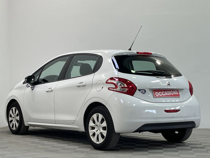 PEUGEOT 208 2015 - Photo n°4