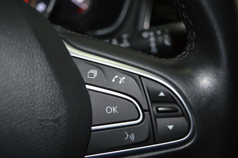 RENAULT MEGANE IV BERLINE 2018 - Photo n°28
