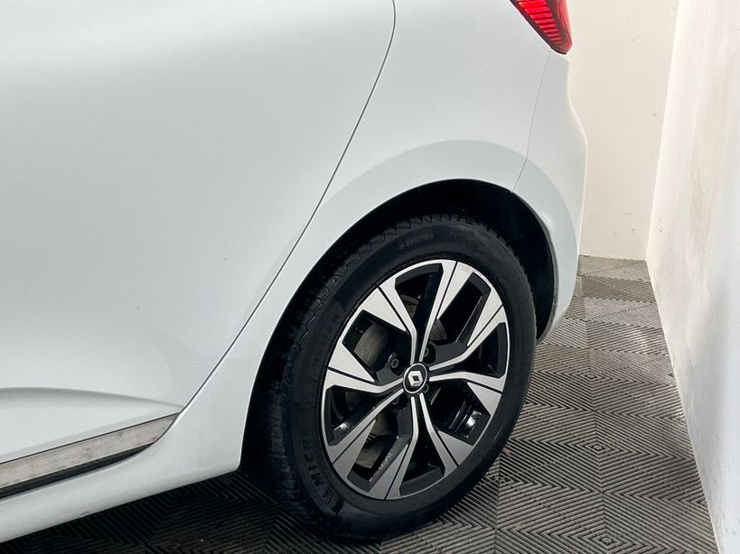 RENAULT CLIO V 2022 - Photo n°9