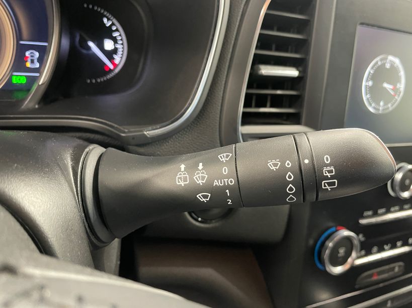 RENAULT MEGANE IV BERLINE BUSINESS 2020 - Photo n°15