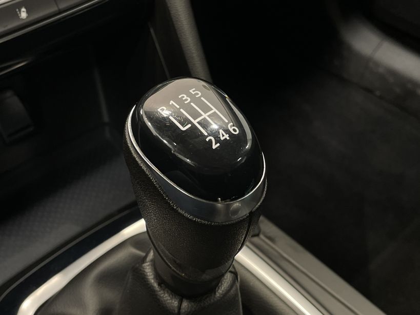 RENAULT MEGANE IV BERLINE 2021 - Photo n°20