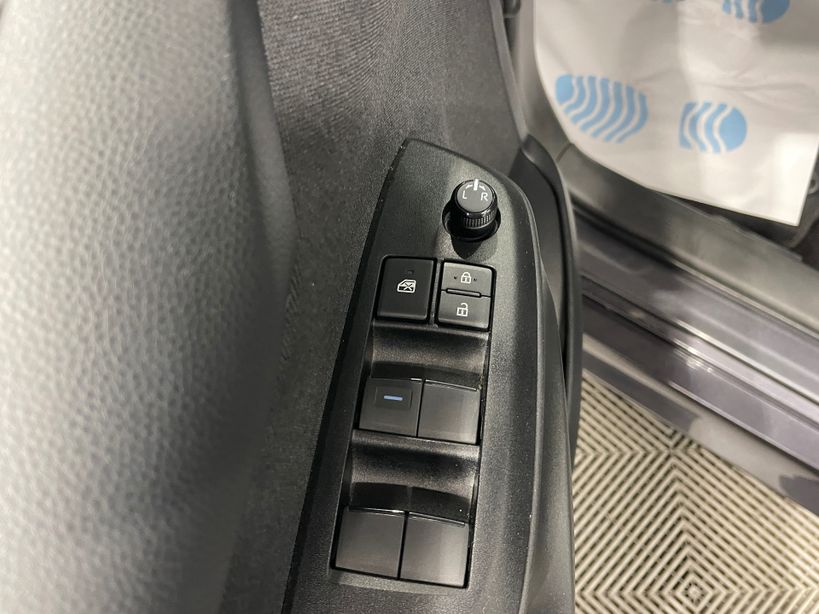 TOYOTA YARIS HYBRIDE 2025 - Photo n°10