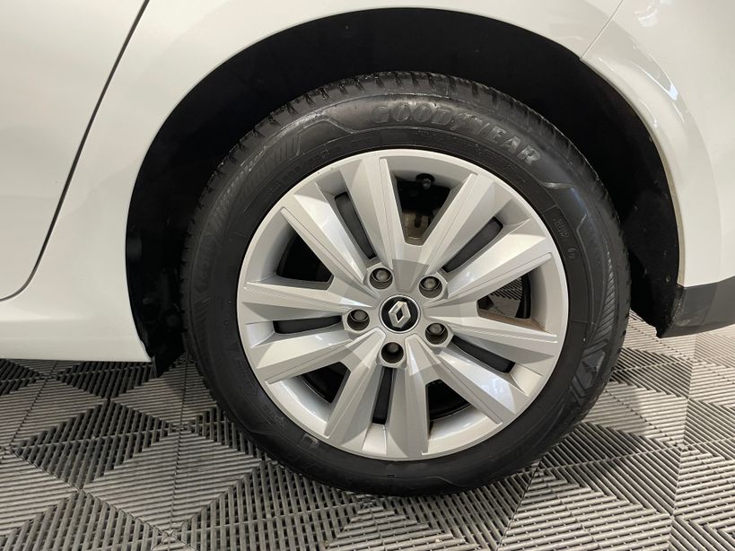 RENAULT MEGANE IV BERLINE 2022 - Photo n°36