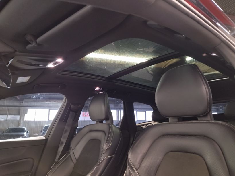 VOLVO XC60 2018 - Photo n°16