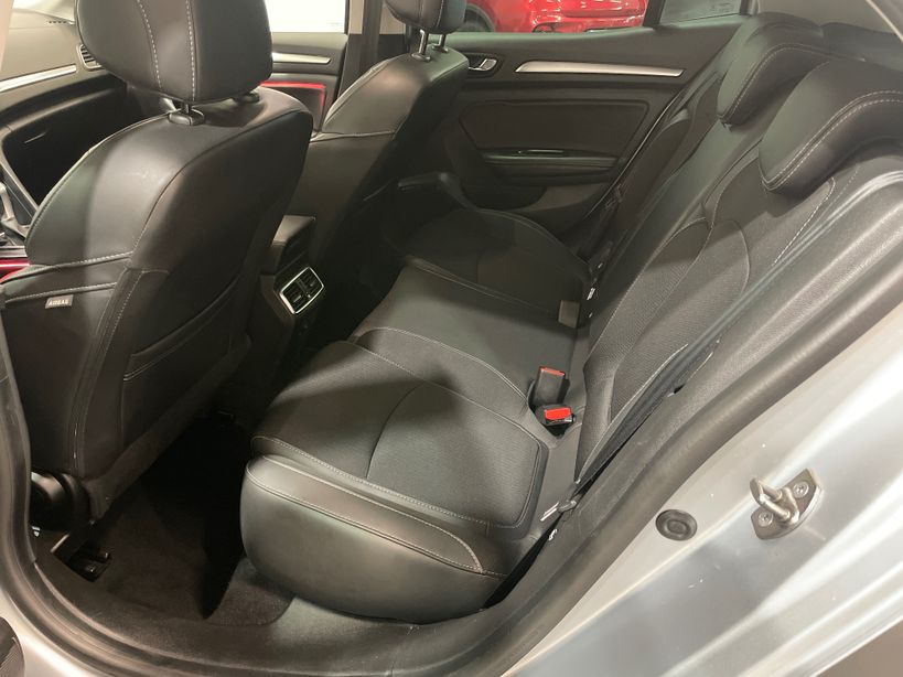 RENAULT MEGANE IV BERLINE 2023 - Photo n°24