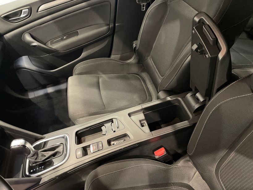 RENAULT MEGANE IV ESTATE 2022 - Photo n°21