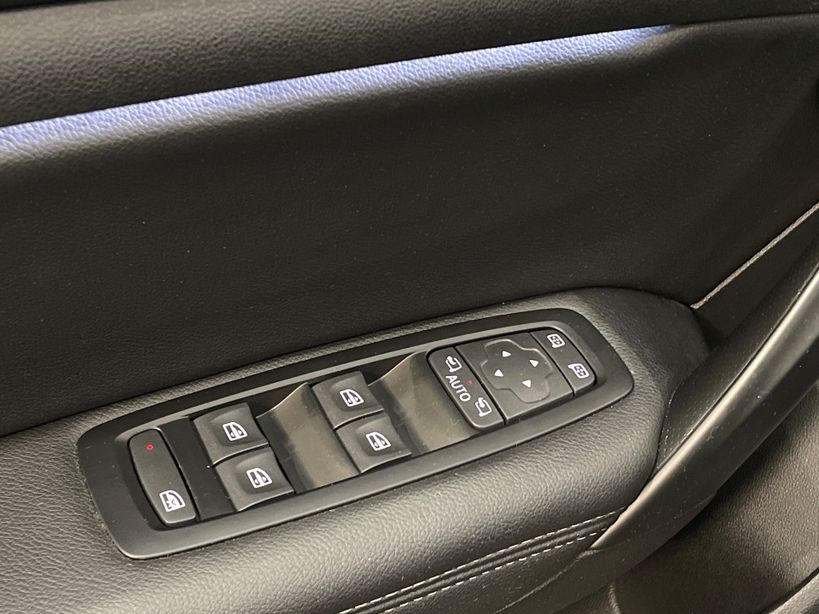 RENAULT MEGANE IV BERLINE 2022 - Photo n°34