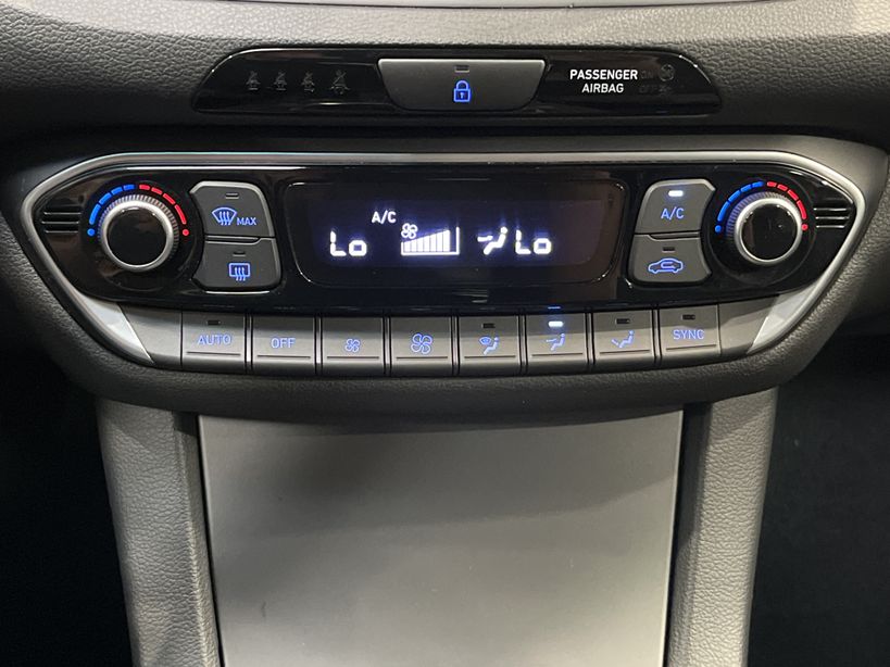 HYUNDAI i30 2022 - Photo n°16