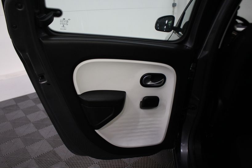 RENAULT TWINGO III 2021 - Photo n°28