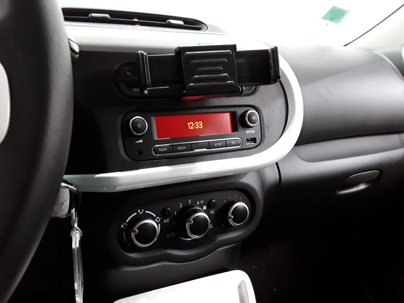 RENAULT TWINGO III 2019 - Photo n°12
