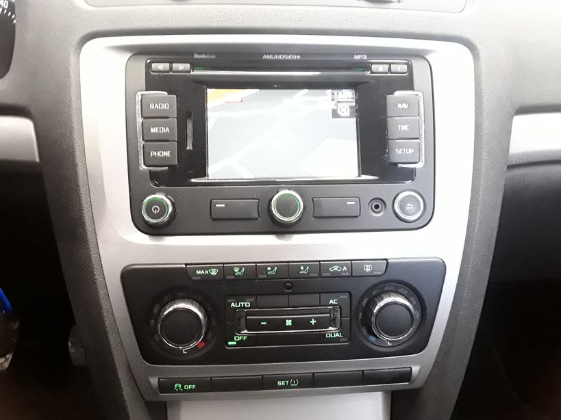 SKODA OCTAVIA COMBI 2012 - Photo n°19