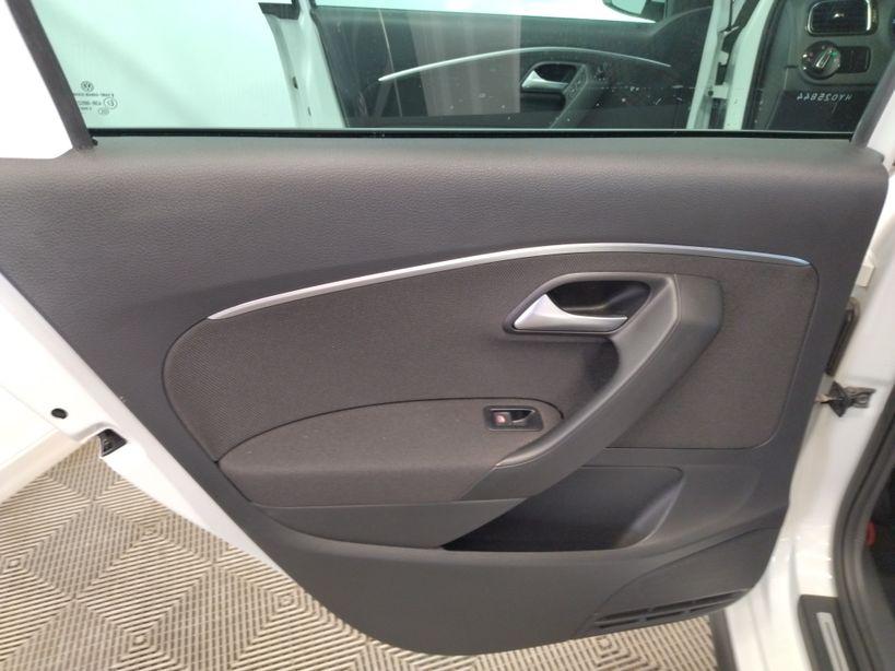 VOLKSWAGEN POLO 2016 - Photo n°16