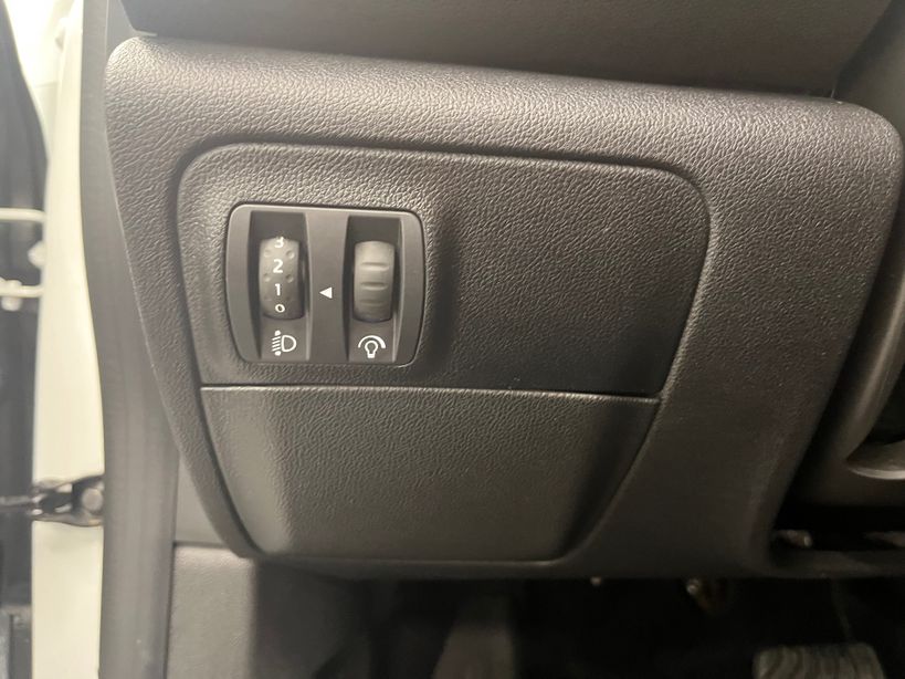 RENAULT MEGANE IV BERLINE 2022 - Photo n°19