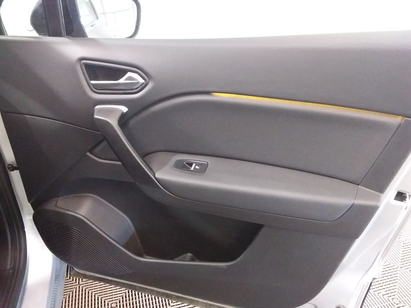 RENAULT CAPTUR 2021 - Photo n°8