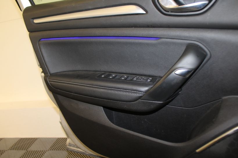RENAULT MEGANE IV BERLINE 2019 - Photo n°26