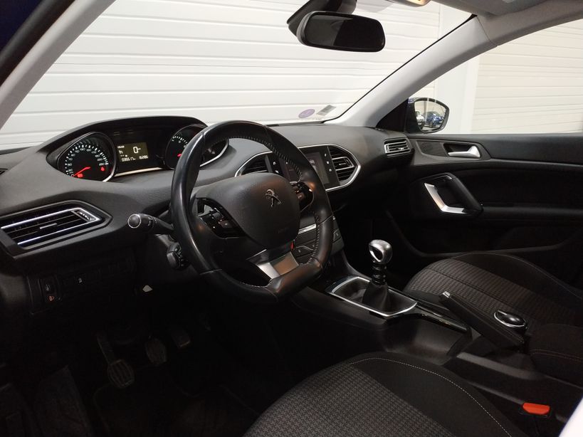 PEUGEOT 308 2019 - Photo n°13