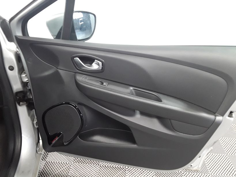RENAULT CLIO IV 2018 - Photo n°8