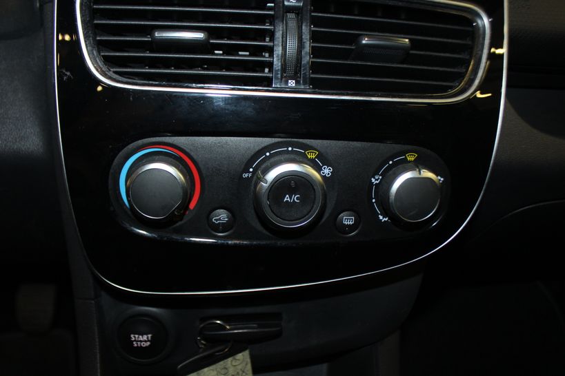 RENAULT CLIO IV BUSINESS 2018 - Photo n°17