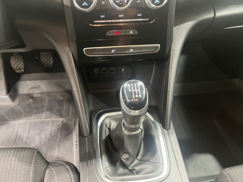 RENAULT MEGANE IV BERLINE 2022 - Photo n°28