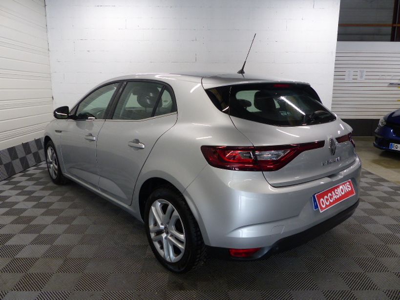 RENAULT MEGANE IV BERLINE 2017 - Photo n°4