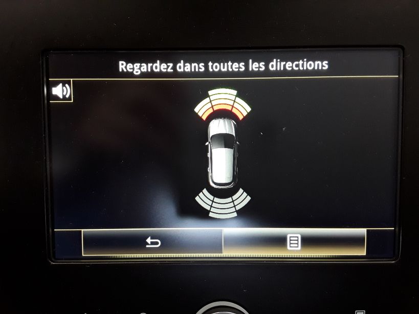 RENAULT MEGANE IV 2018 - Photo n°14