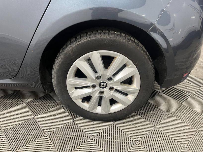 RENAULT MEGANE IV BERLINE 2022 - Photo n°34