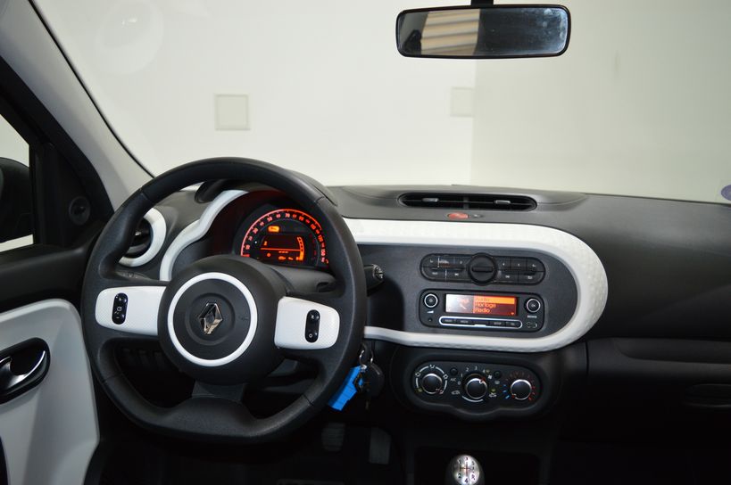 RENAULT TWINGO III 2015 - Photo n°13