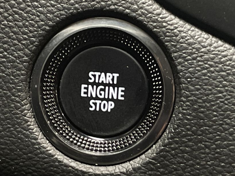 RENAULT MEGANE IV BERLINE 2022 - Photo n°31