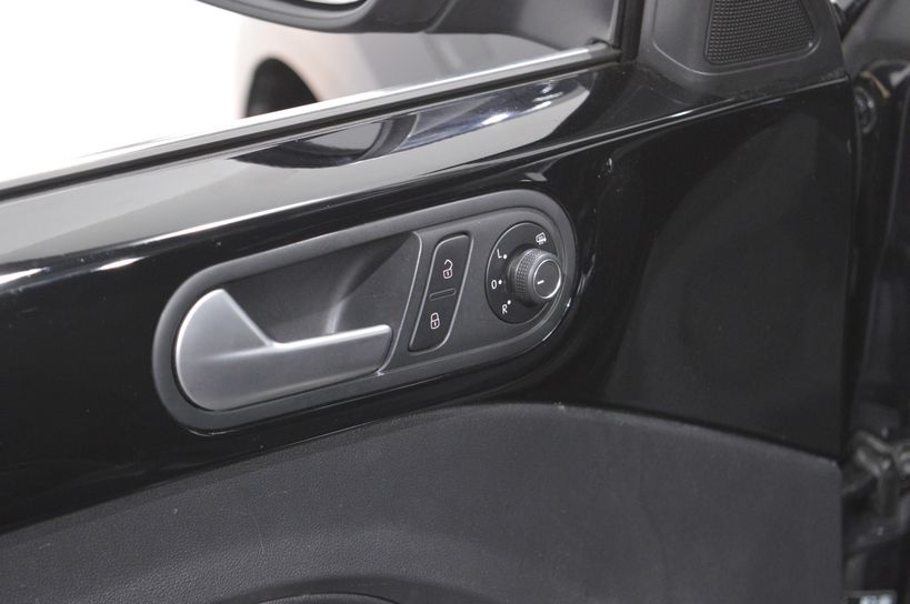 VOLKSWAGEN COCCINELLE CABRIOLET 2016 - Photo n°20
