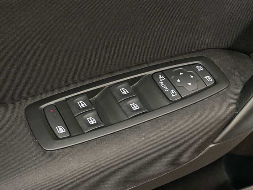 RENAULT MEGANE IV ESTATE 2021 - Photo n°34