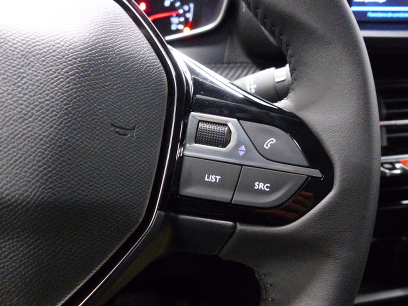 PEUGEOT 208 2022 - Photo n°11