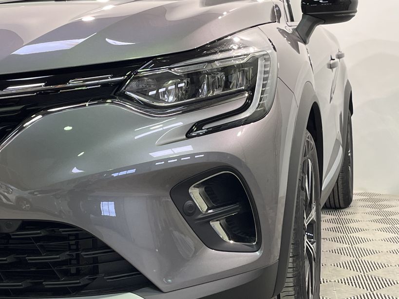RENAULT CAPTUR 2023 - Photo n°8