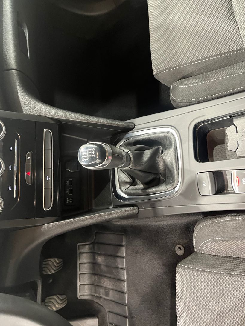 RENAULT MEGANE IV BERLINE 2023 - Photo n°25