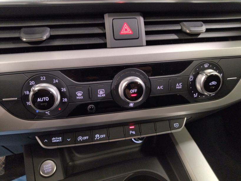 AUDI A4 AVANT BUSINESS 2015 - Photo n°15