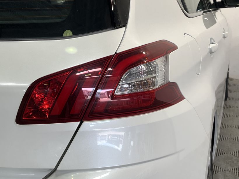 PEUGEOT 308 2015 - Photo n°8