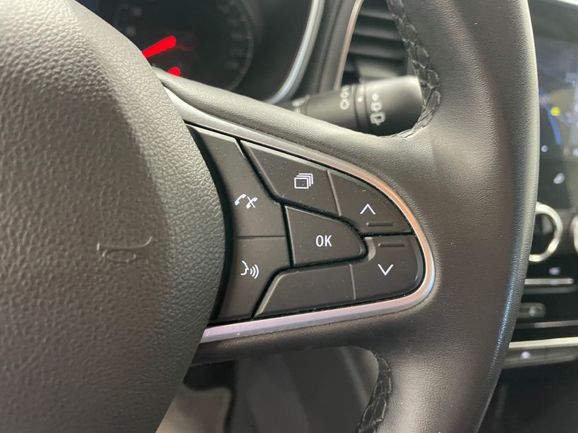 RENAULT MEGANE IV BERLINE 2022 - Photo n°13