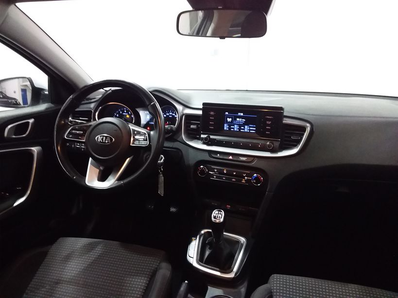 KIA CEED SW 2020 - Photo n°9