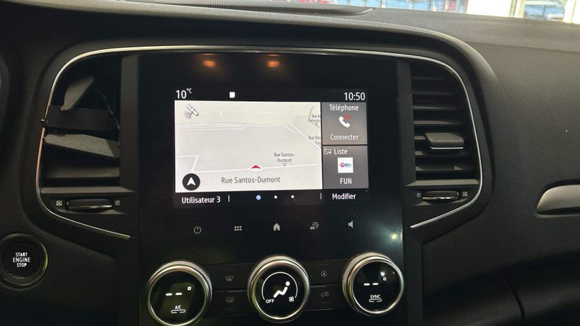 RENAULT MEGANE IV BERLINE 2022 - Photo n°14