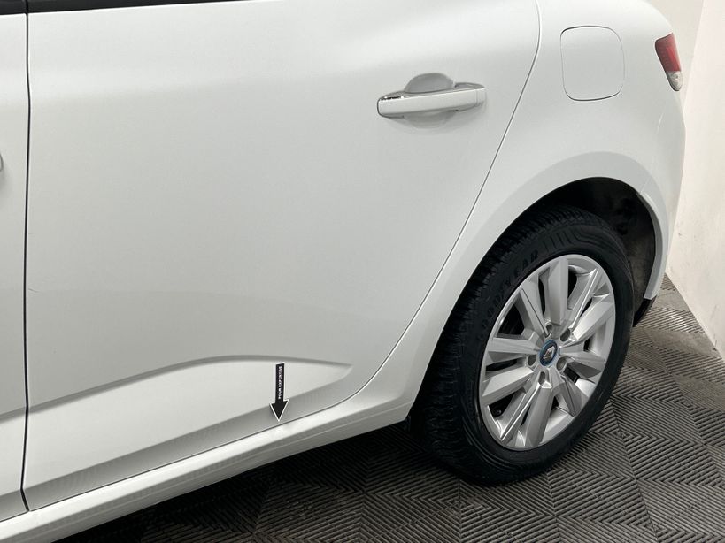RENAULT MEGANE IV BERLINE 2023 - Photo n°3