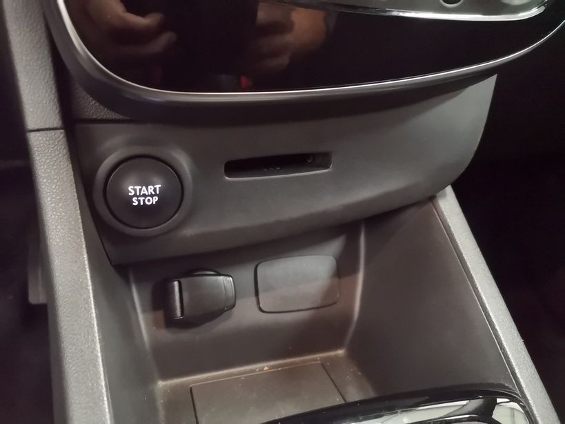 RENAULT CLIO IV 2019 - Photo n°10