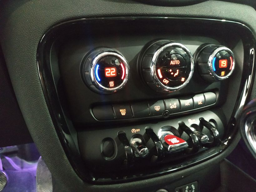 MINI MINI CLUBMAN F54 2016 - Photo n°24