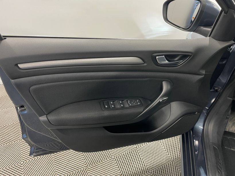 RENAULT MEGANE IV ESTATE 2021 - Photo n°35